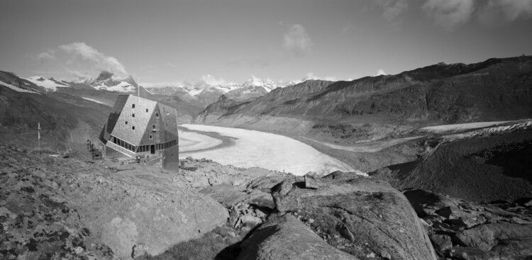 探索建筑与自然的复杂关系-9