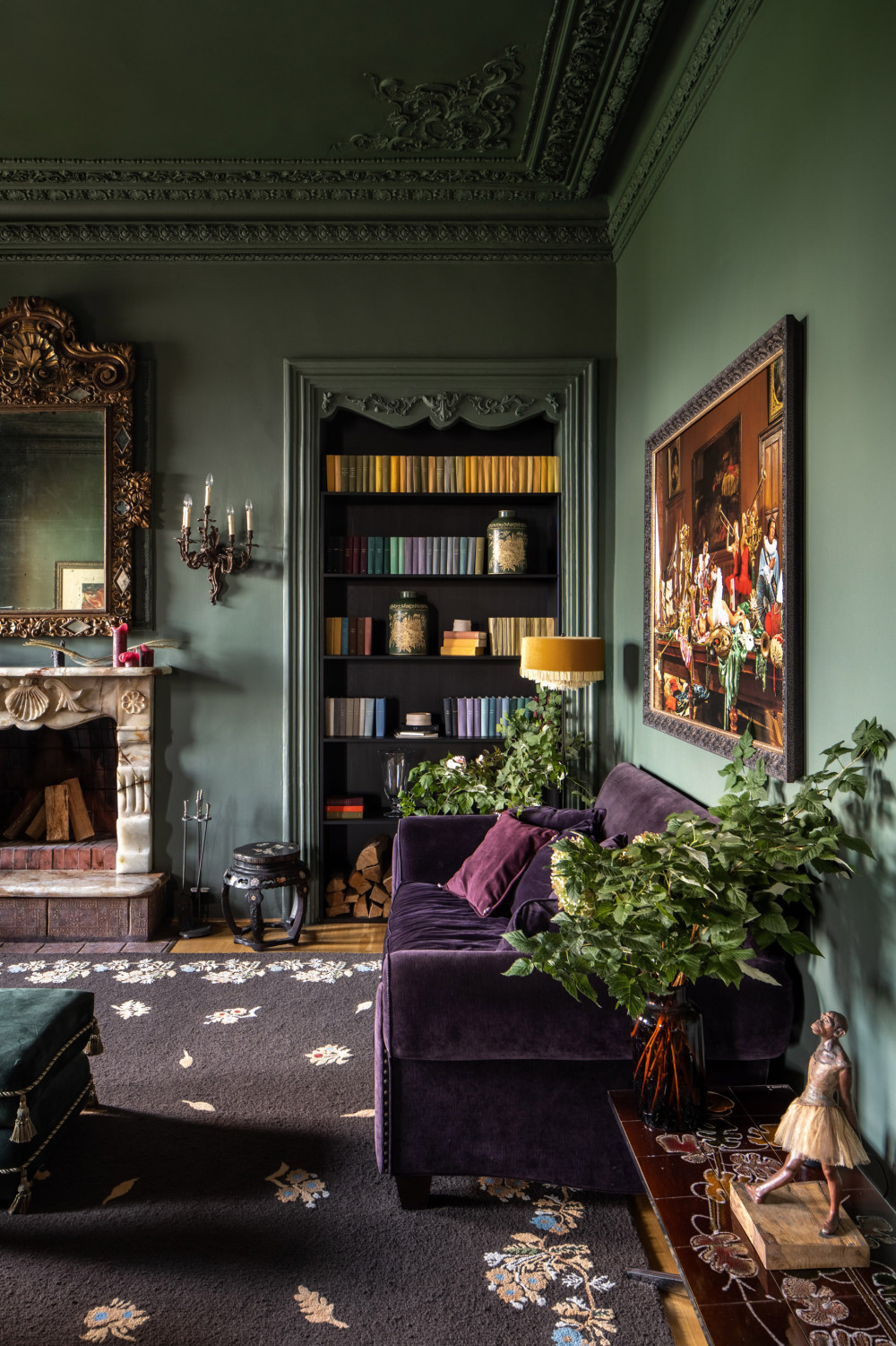 乌克兰历史公寓，古董家具打造精致闺房风格-5