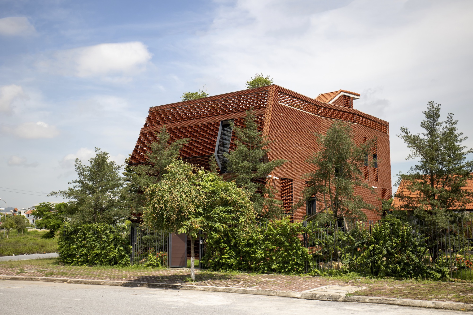 瓦片雀巢屋丨越南丨H&P Architects-29