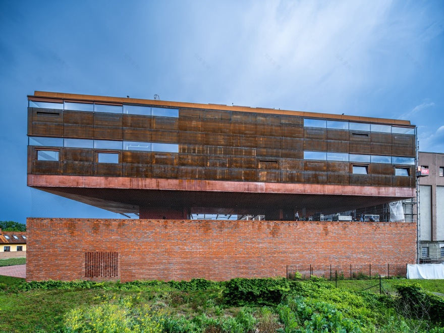 帕尔杜比采自动磨坊公共空间丨捷克帕尔杜比采丨Šépka architekti-46