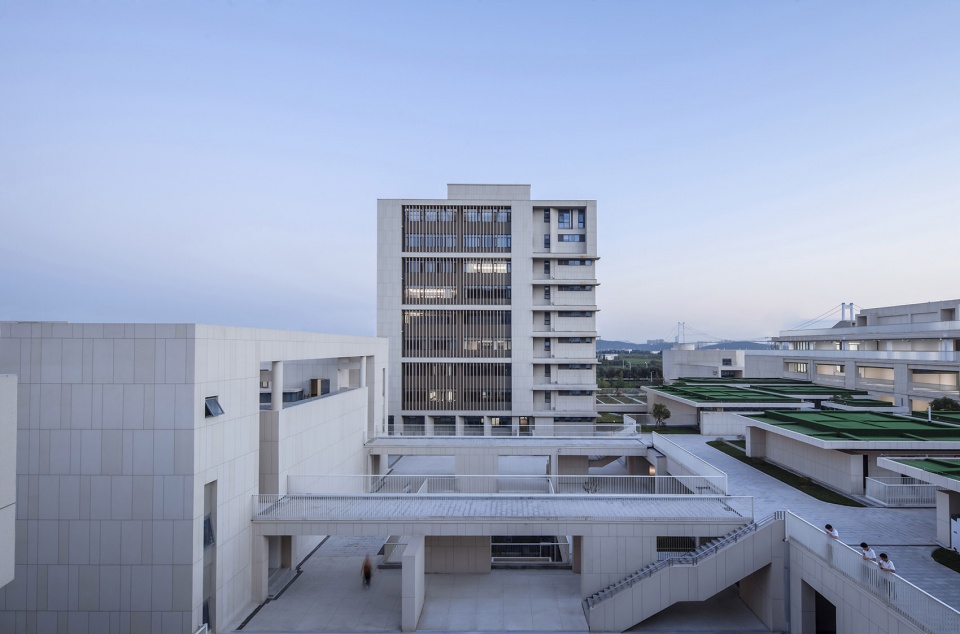 江苏省靖江高级中学新校区丨中国江苏丨江苏中锐华东建筑设计研究院有限公司荣朝晖工作室-47