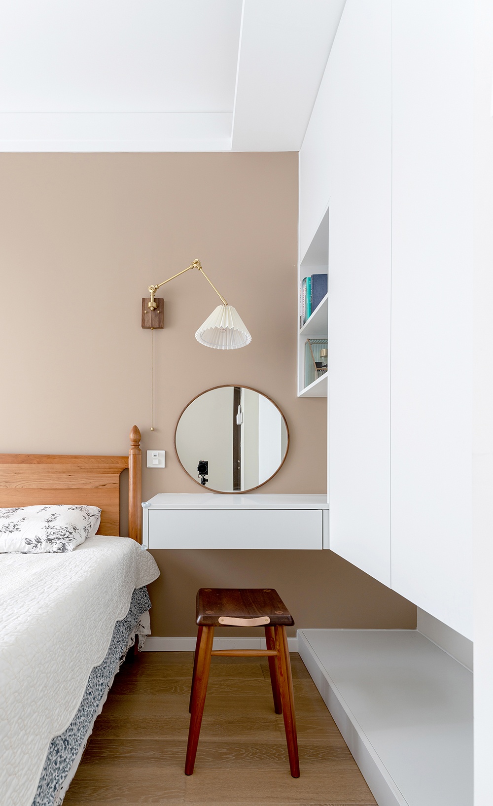 55㎡小户型重拾复古味，让家处处透露精致和浪漫-17