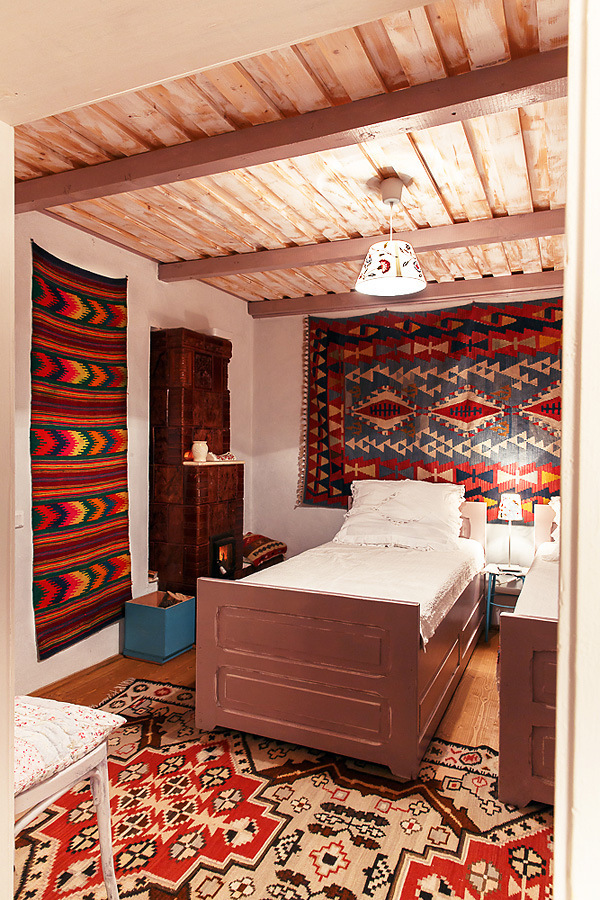 带罗马尼亚风格的彩色乡村住宅丨罗马尼亚布加勒斯特-22