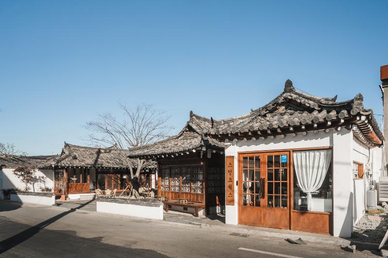 韩屋咖啡厅 | 250 平韩屋改造的室内设计奇迹-6