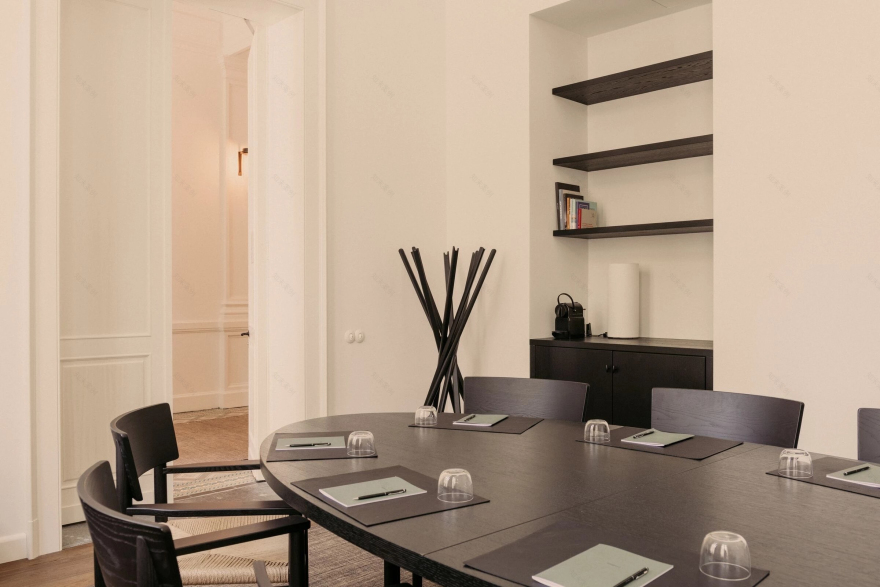 August 酒店 / Vincent Van Duysen-40