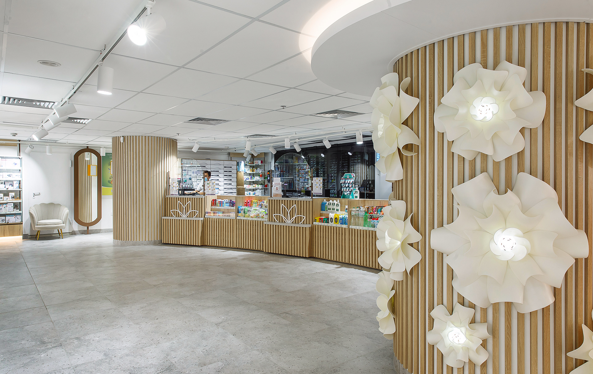 PHARMACY БІЛА РОМАШКА | FLAGSHIP STORE-2