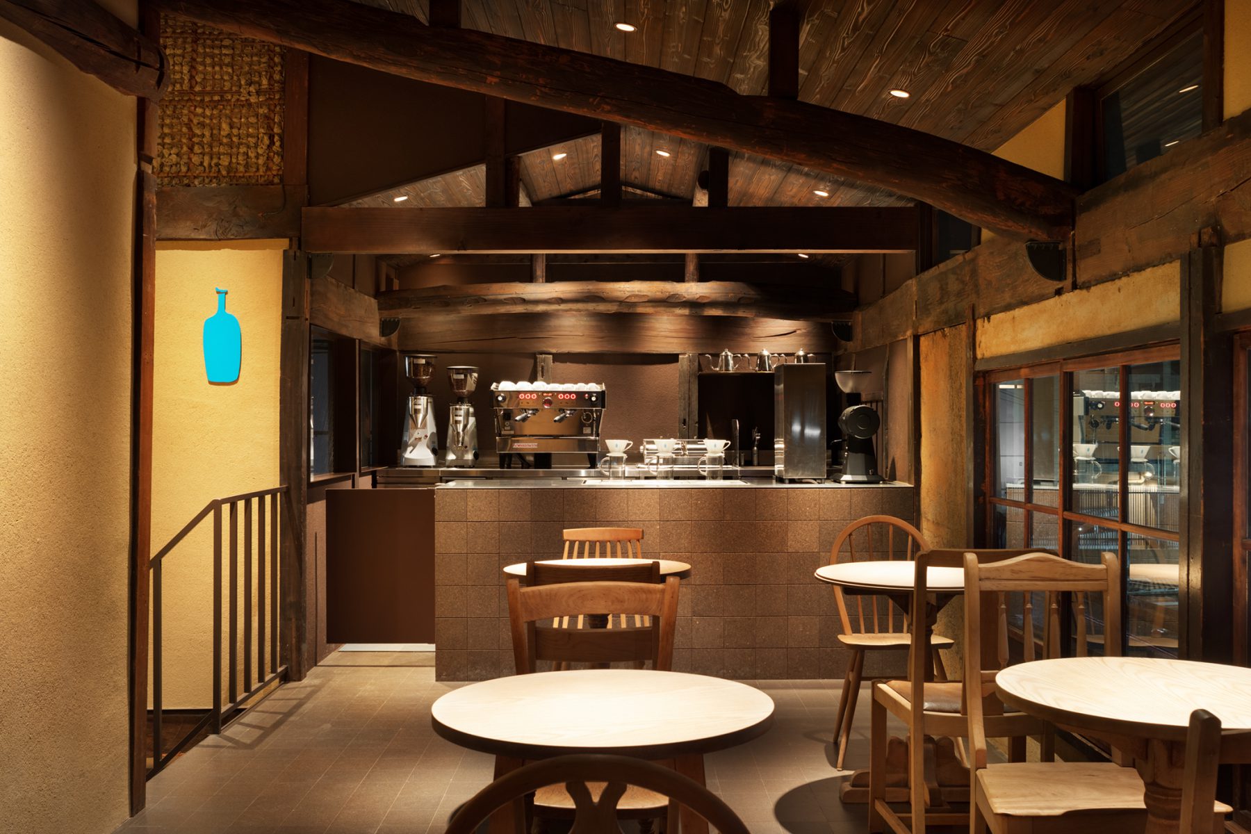 Blue Bottle Coffee Kyoto Rokkaku Cafe | Schemata Architects / Jo Nagasaka-7
