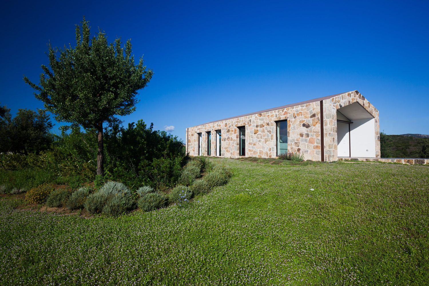 撒丁岛石屋的现代诠释-42