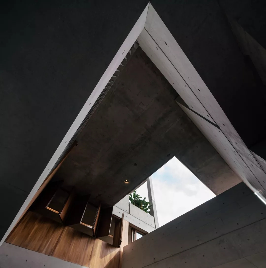 琚宾爆拆《皮囊》里的家，握手楼逆袭美宅+图书馆综合体！-55