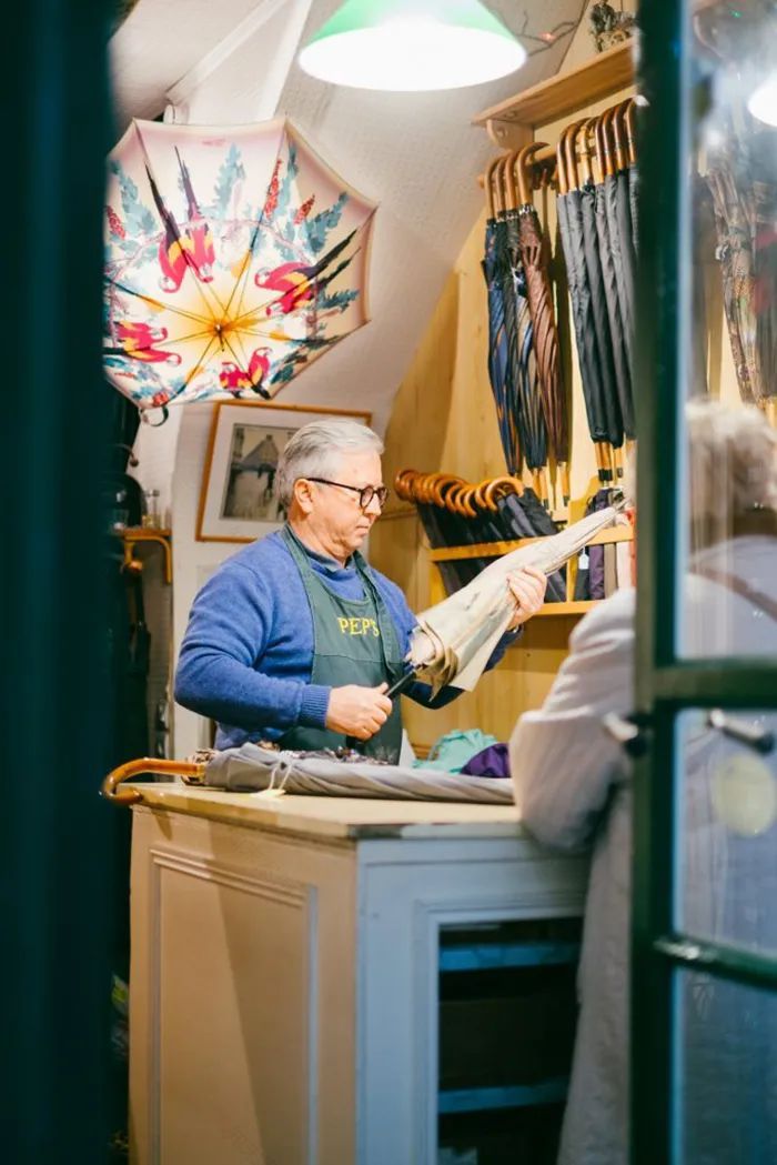 巴黎最后修伞师 | 匠心传承,让旧伞重生-212