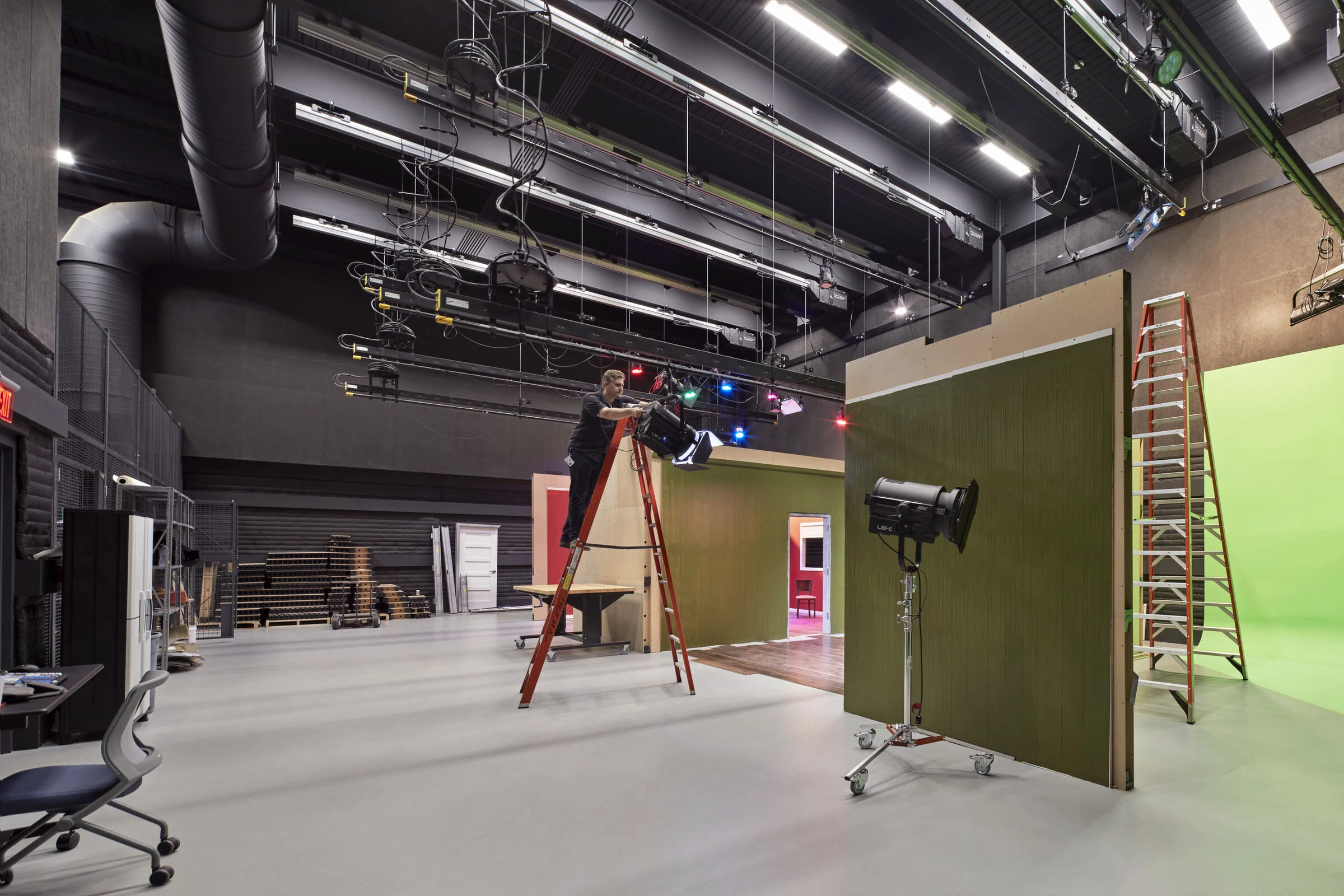 Jeanine Basinger 电影研究中心丨JCJ Architecture-15