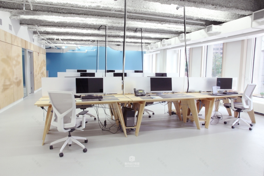 连家具都自己做的超简装低碳办公室,波士顿,美国-4