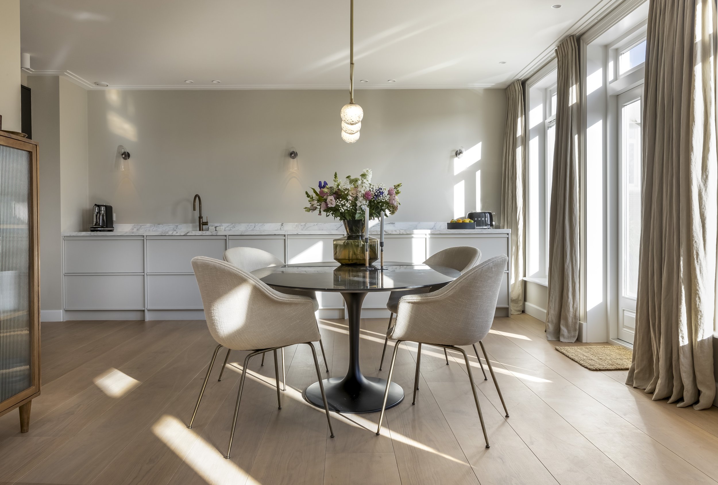 The monochrome apartment-2