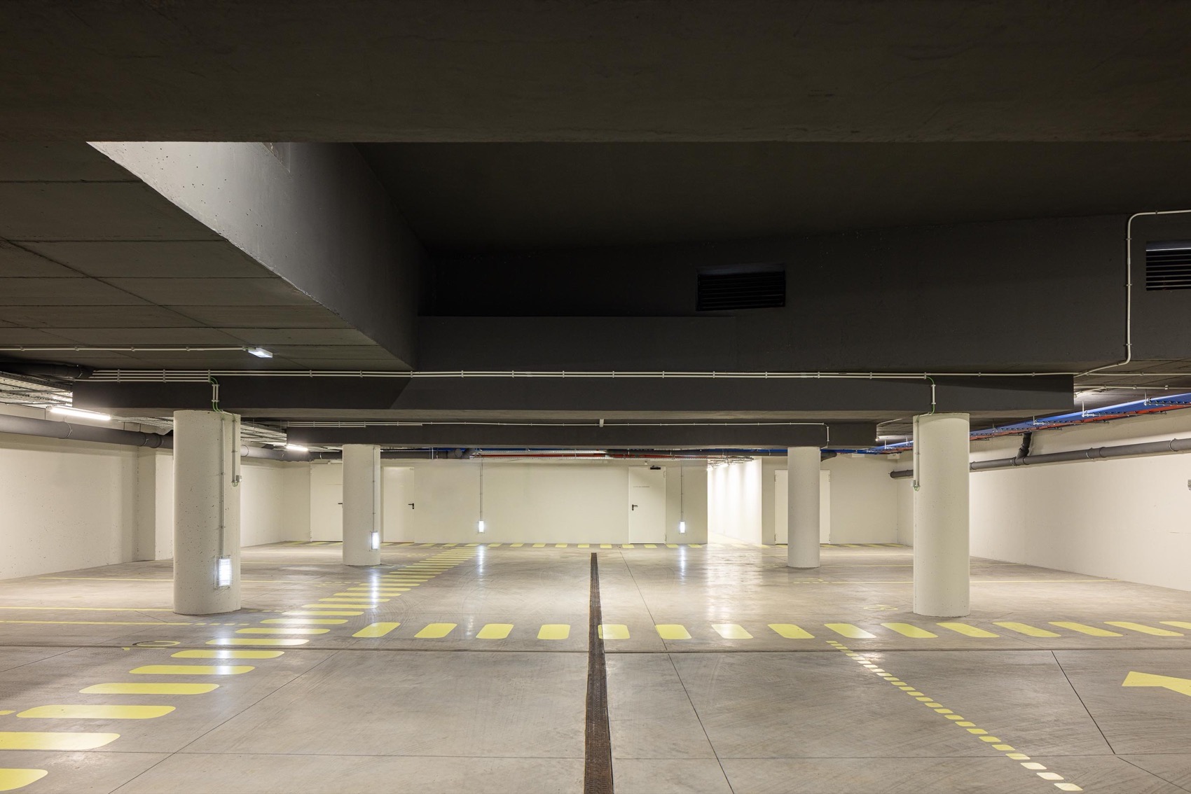 ERNESTO DO CANTO住宅区丨葡萄牙蓬塔德尔加达丨BOX arquitectos-95