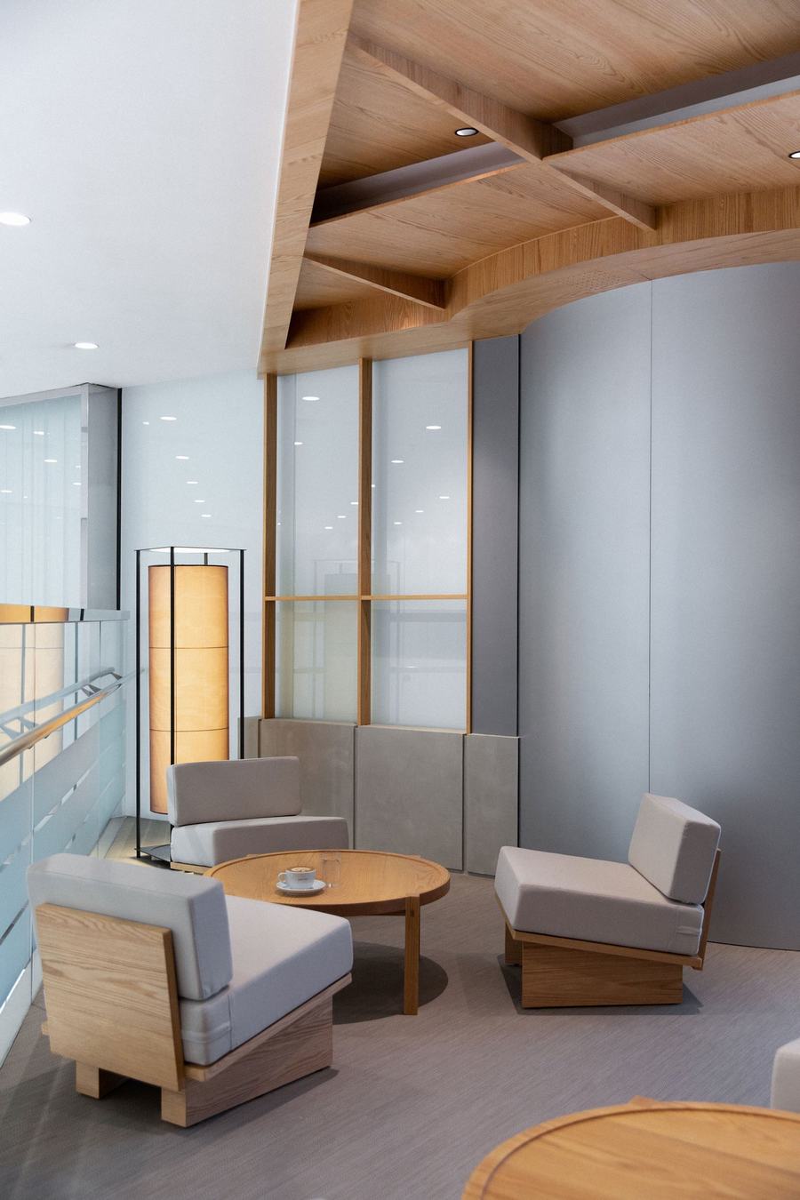 来自日本的精品咖啡馆,保持简约而复杂美学的连续性 - 米尚丽零售设计网 MISUNLY- 美好品牌店铺空间发现者-5