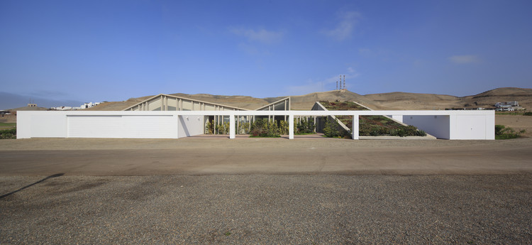 沙漠山丘中的 MW House | 绿意盎然、环境对话的休闲住宅-7