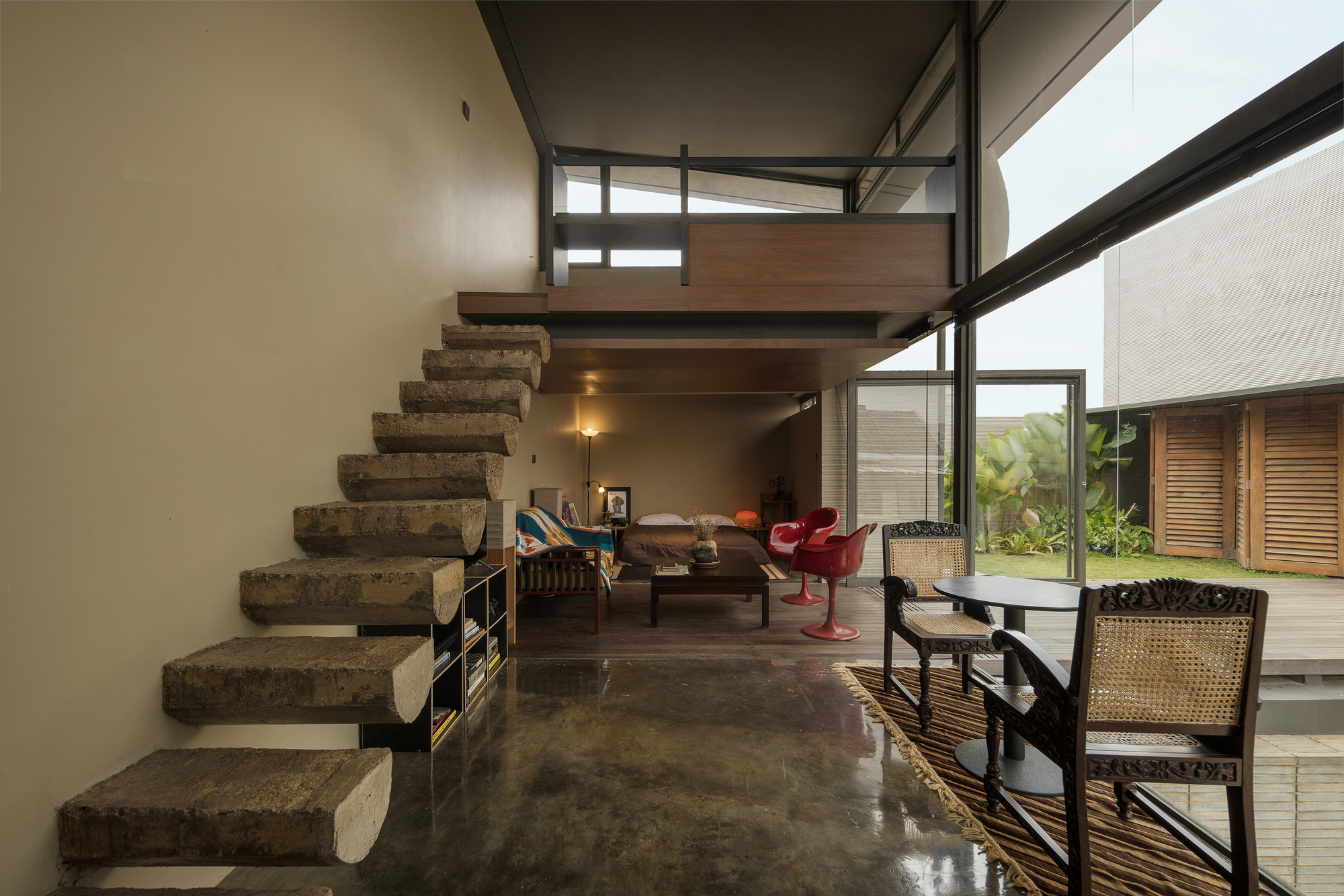 豆腐屋

注：Rumah在印尼语里有房子、屋子的意思，Tahu是豆腐的意思，所以Rumah Tahu House可直译为豆腐屋  丨印度丨suatudio-21