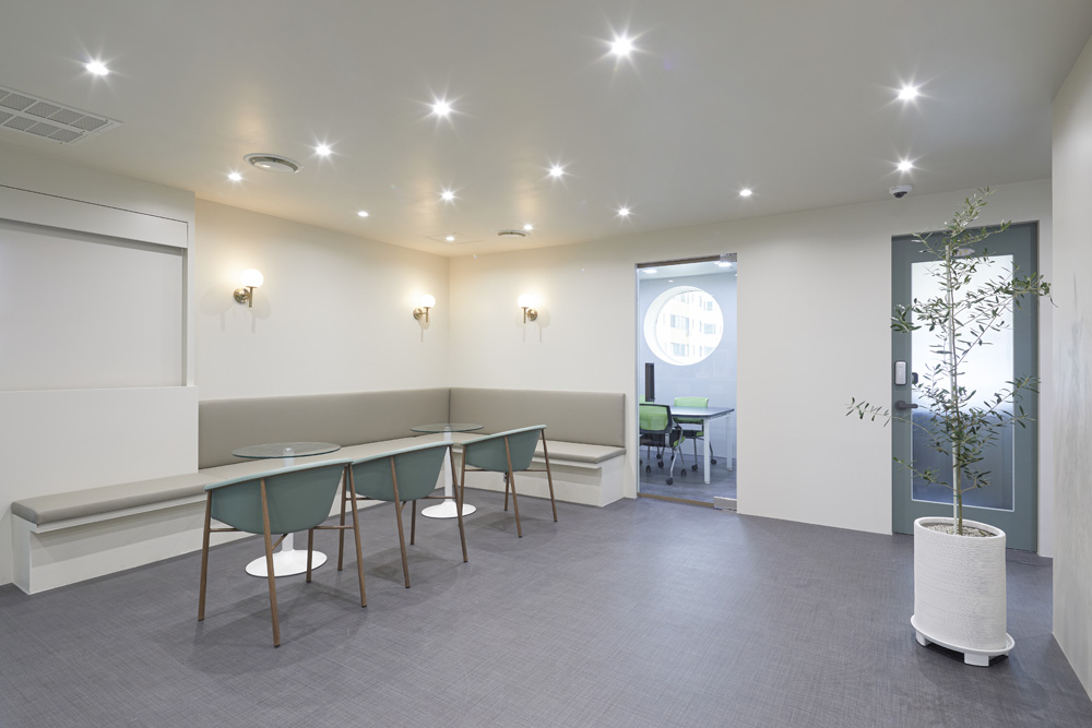 67 平现代简约共享办公空间设计-5