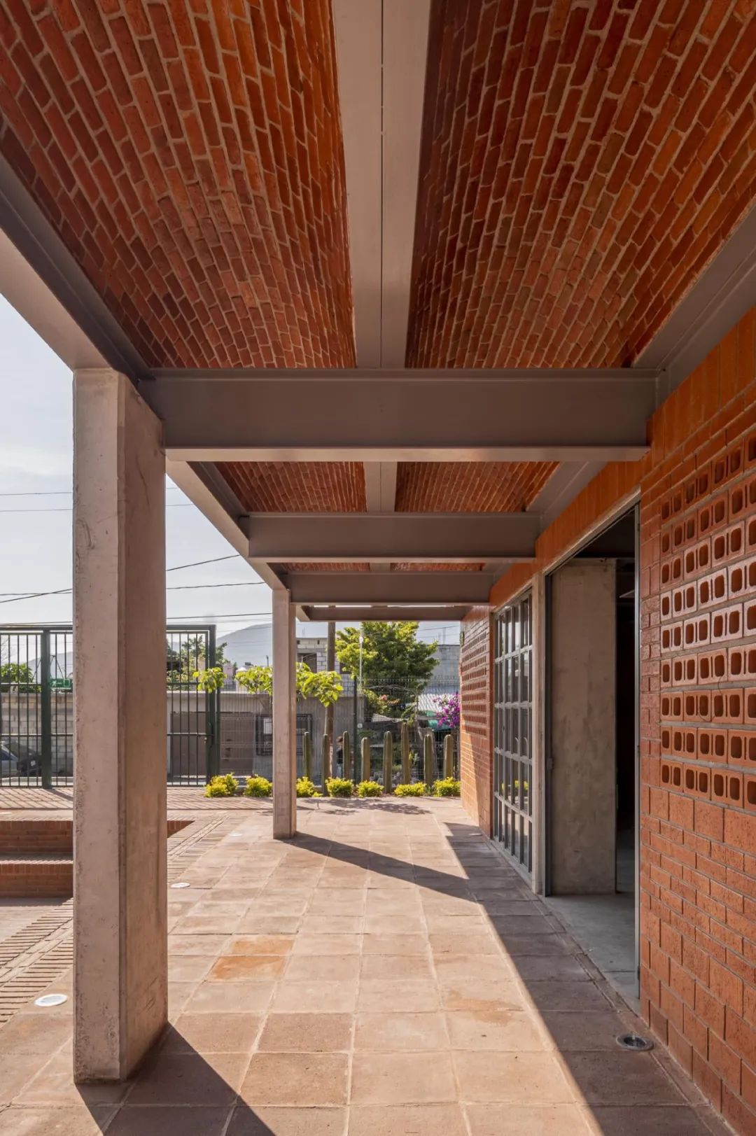 蒙杜库别墅丨几内亚丨Remy Aznar 和 William Tailly-47