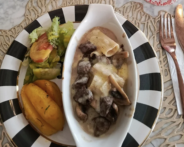 小皇宫酒店(注:Petit Palace常见为酒店名称,直译为小皇宫,这里结合常见情况加上酒店二字) -9