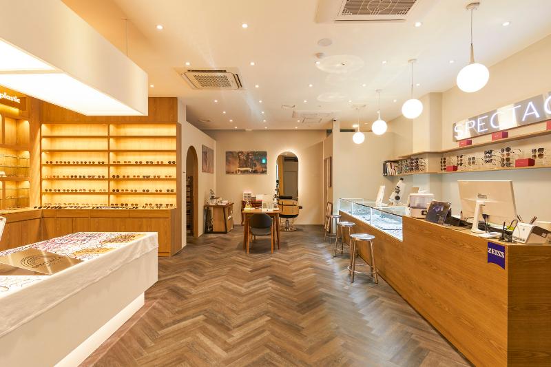 照明点亮 27 平米眼镜店空间-2