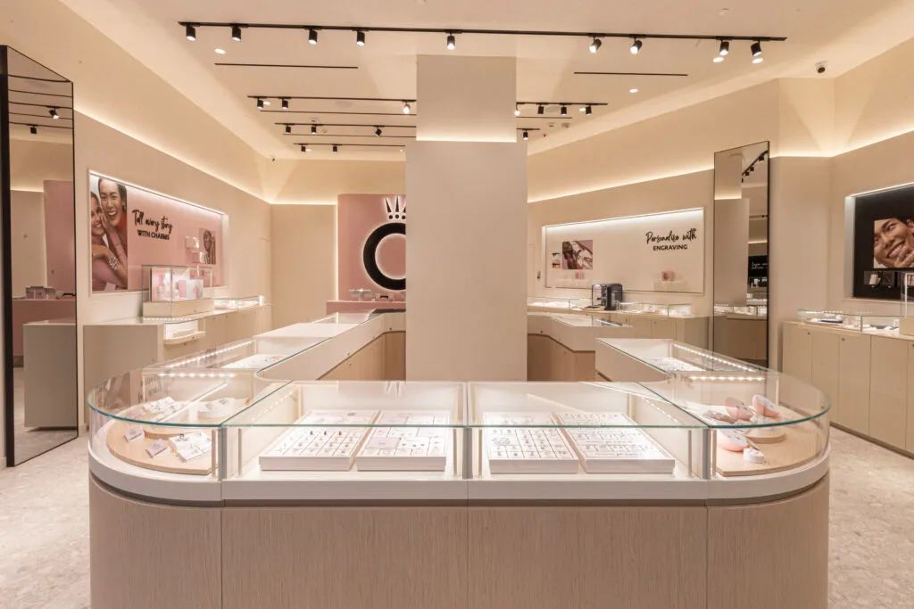 Pandora 科伦坡旗舰店丨葡萄牙-2