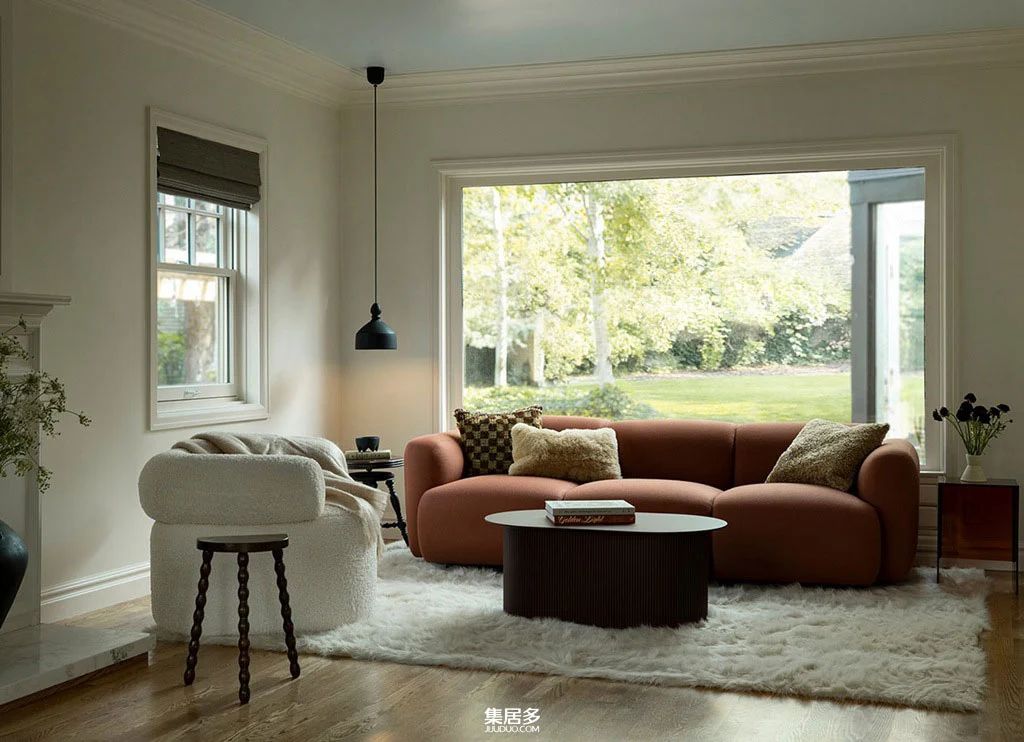 用原创设计师家具和时尚壁纸重新装饰的犹他州老房子-0