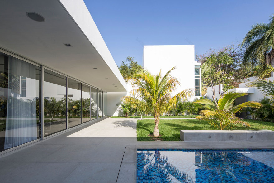 Magnificent House Designed by Augusto Quijano Arquitectos in Yucatan, Mexico-9