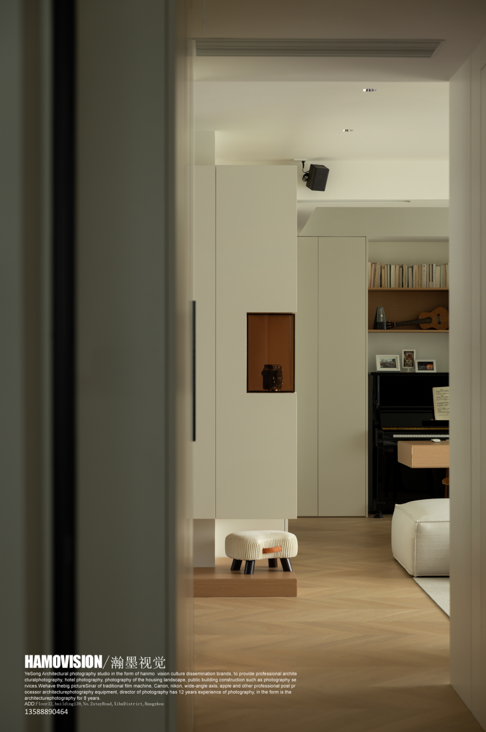 奶油色空间中的极简艺术丨中国上海丨年·演播室-35