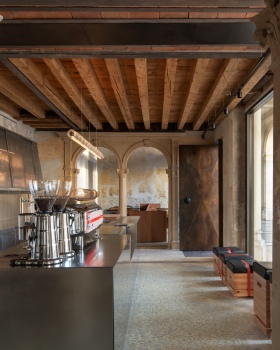 Caffè Nazionale / AMAA - Collaborative Office For Research And Development