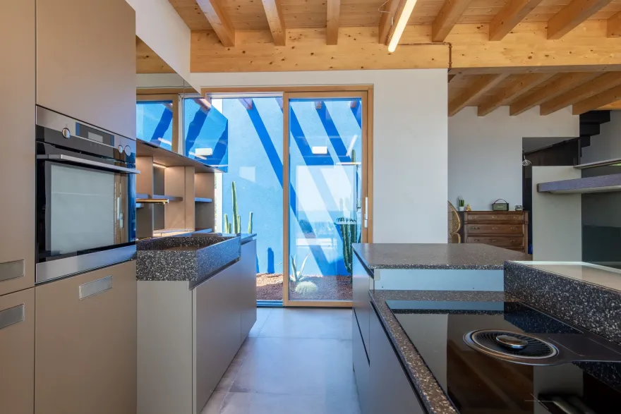 意式简约别墅 · 绿意与海景的生态家园-51