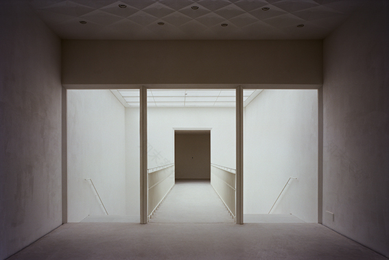 Z33 艺术馆 · 静谧之墙与城市对话-45