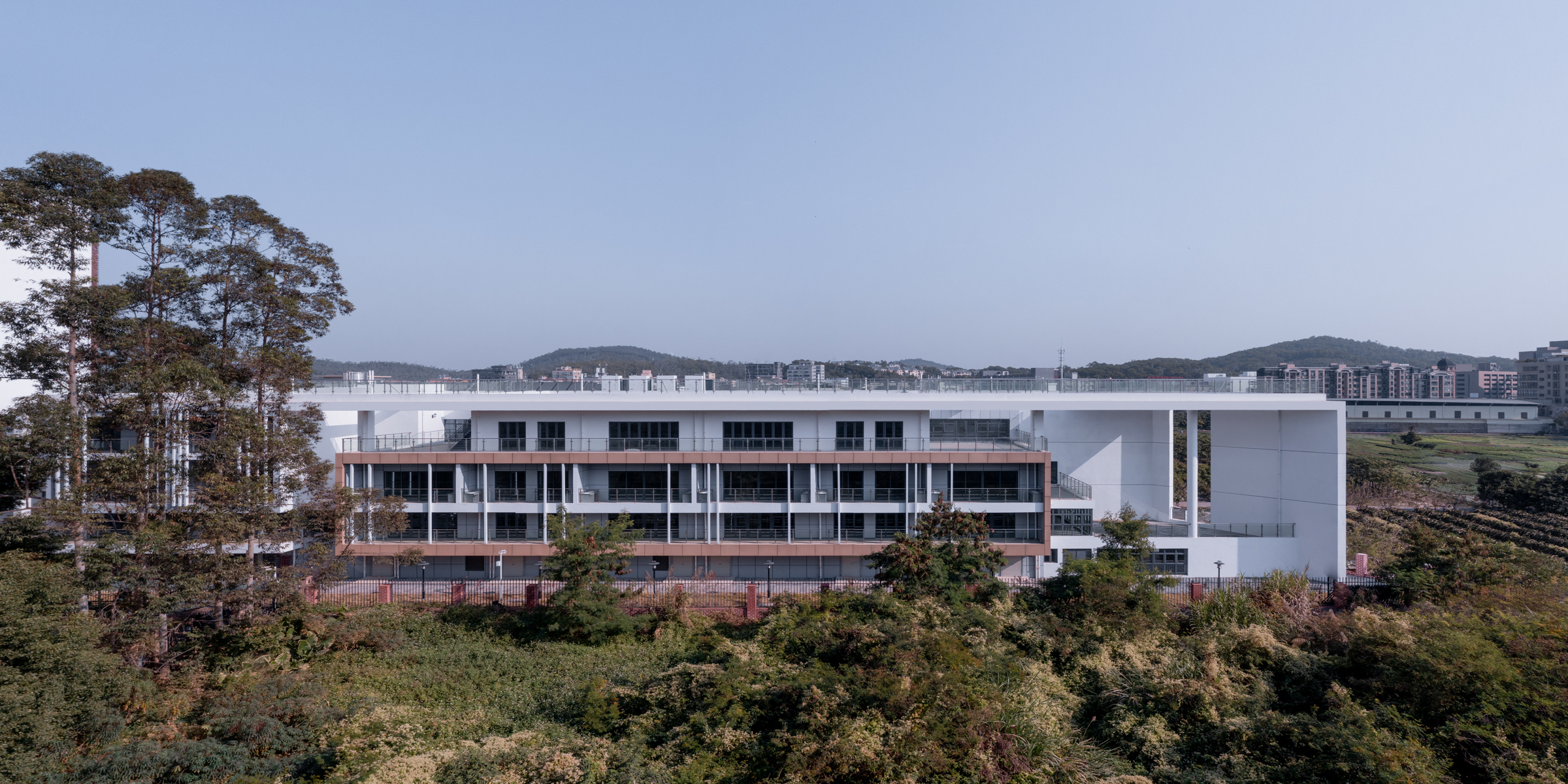 深圳龙东消防站 / 深大建筑设计院“钟中+钟波涛”工作室-17