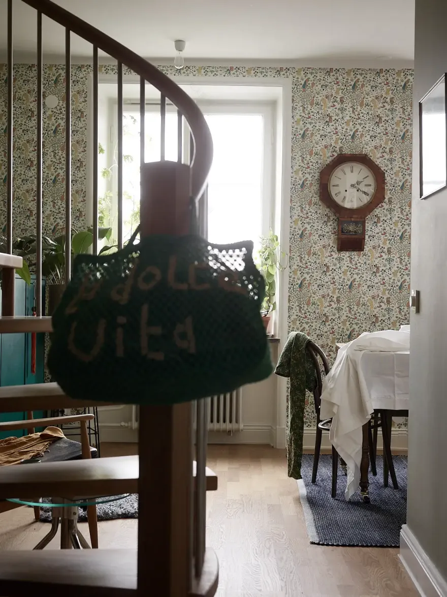 瑞典老建筑里的温馨复古公寓-15