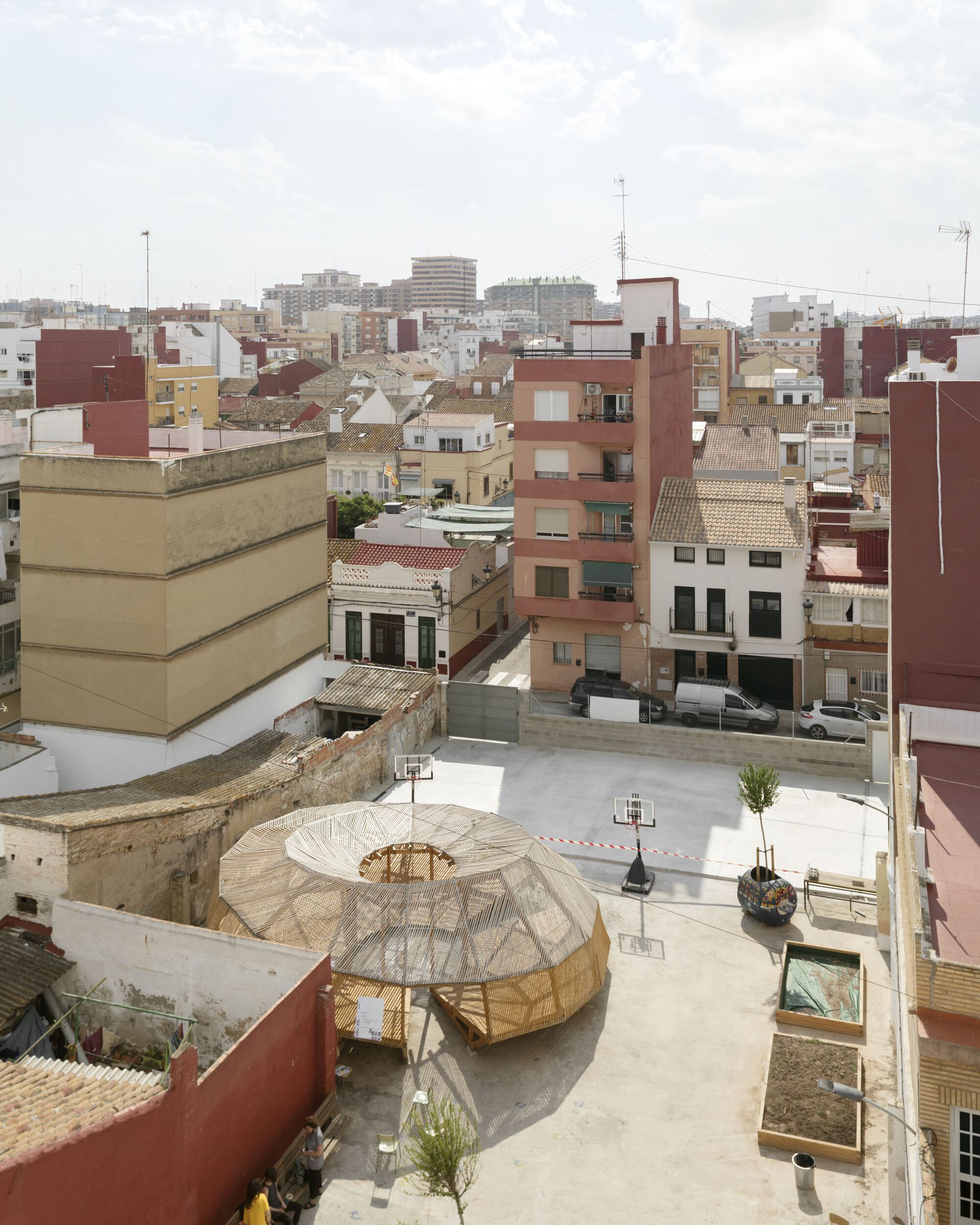 Zona Santiago 户外教室丨西班牙丨Bernat Ivars + Mixuro-25