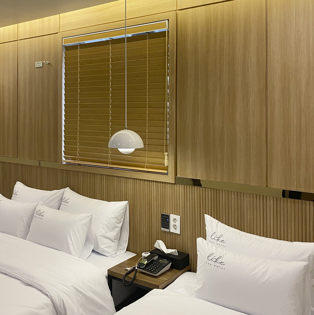 简约设计打造温馨酒店空间-10