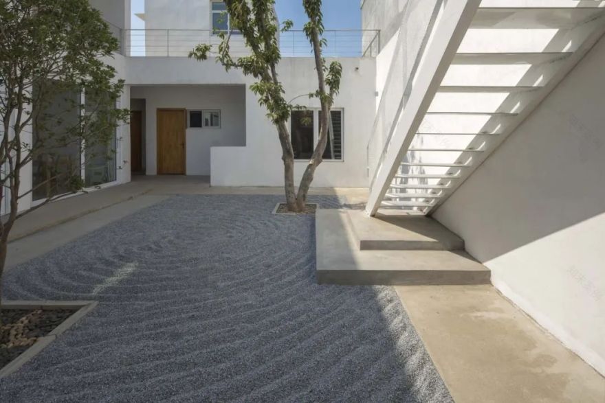 乡野绿意中的艺术之家-124