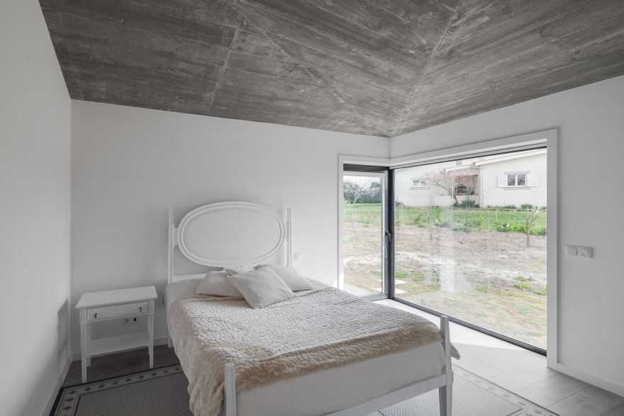 开放露台之居,和谐融入传统环境-19