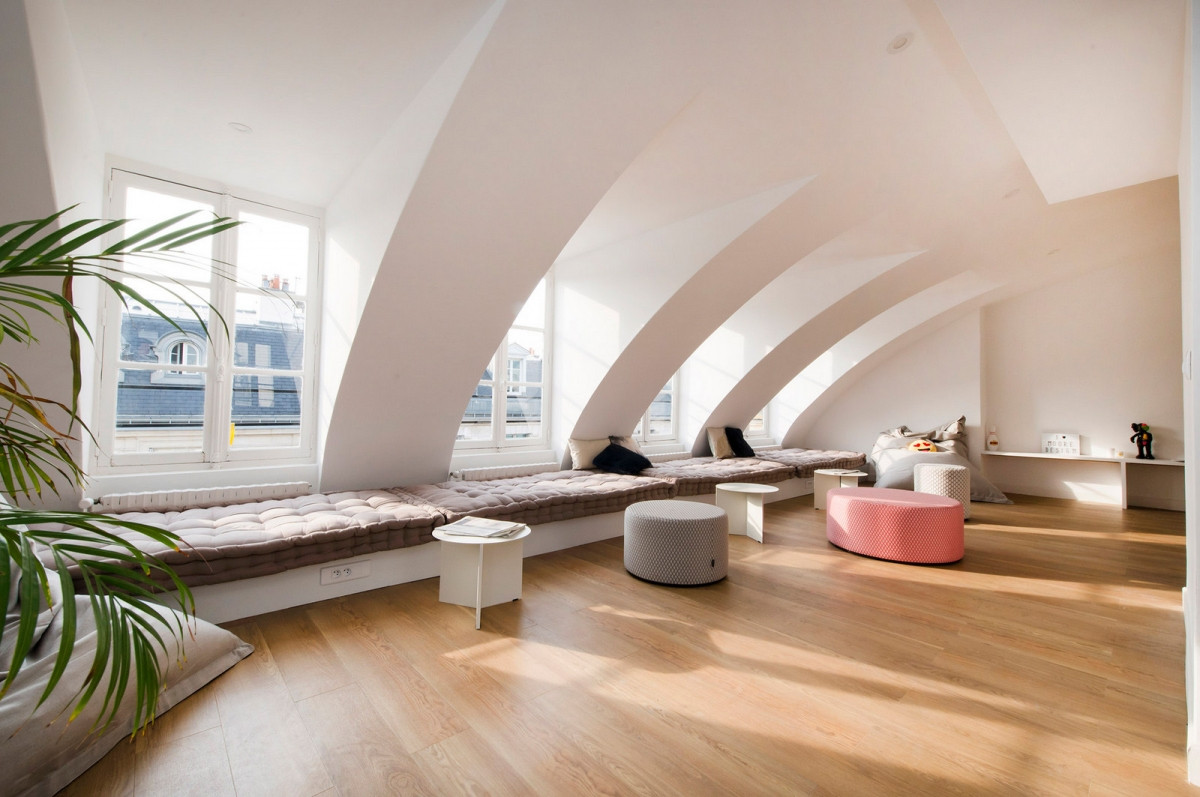 巴黎 Le Pot Commun 办公室，彩色创意空间助力金融初创企业-11