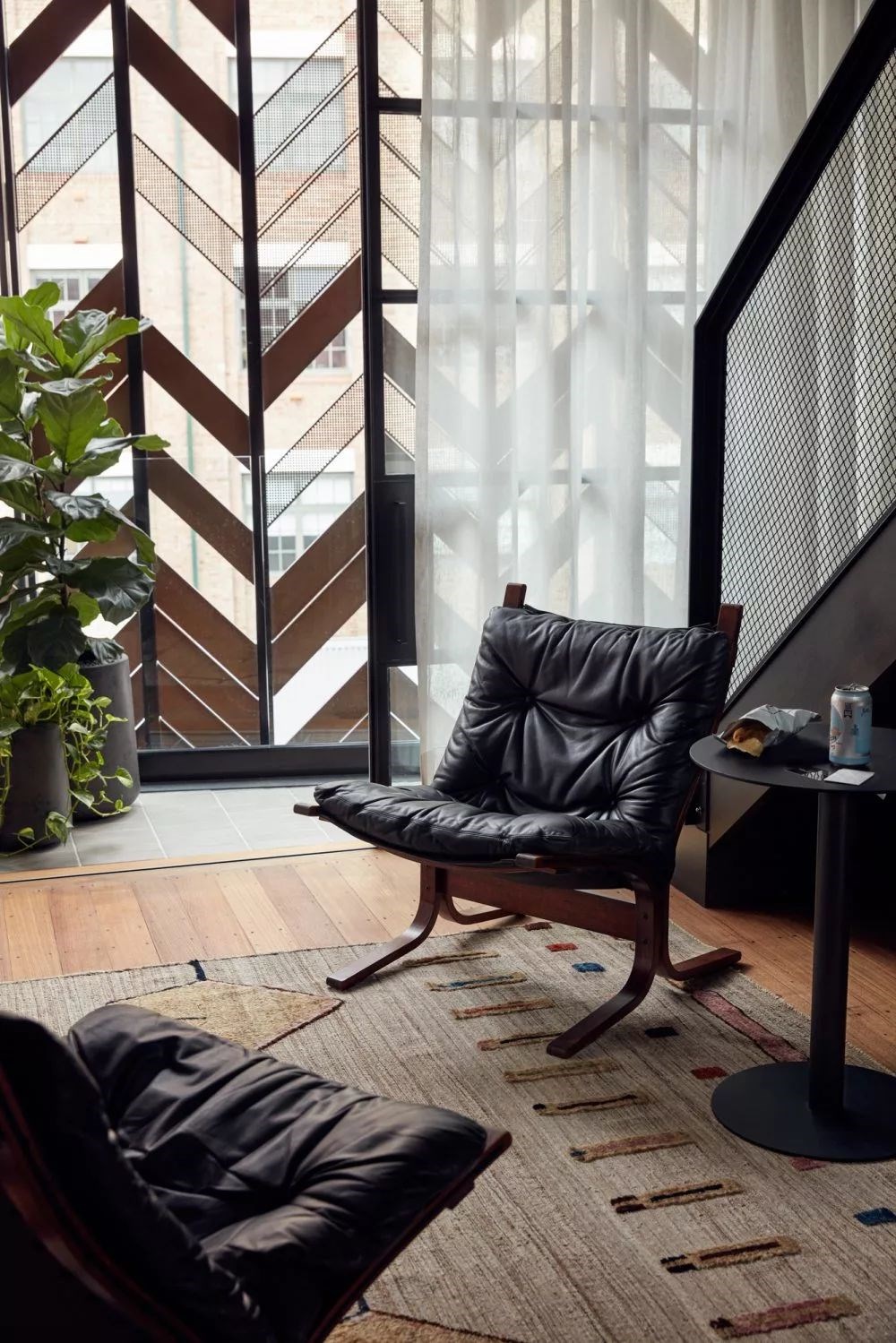 原来还可以这么玩，从一间废弃工厂打造的酒店设计找灵感-21