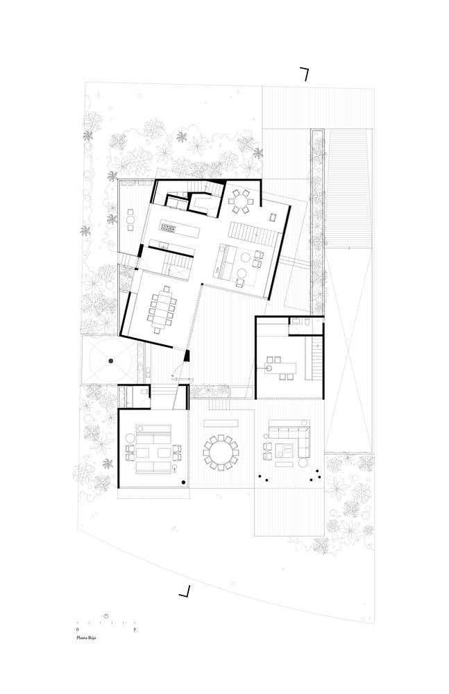 封闭社区内的内向型家居巨石——DeLunna House-35