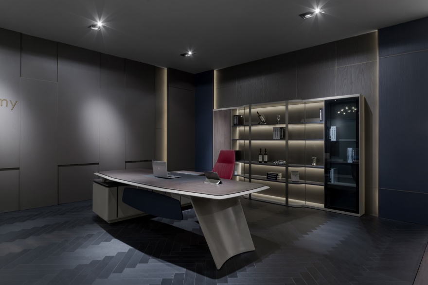 黑色厂房里的红盒子·科尔卡诺杭州办公展厅丨中国杭州丨因未设计-8