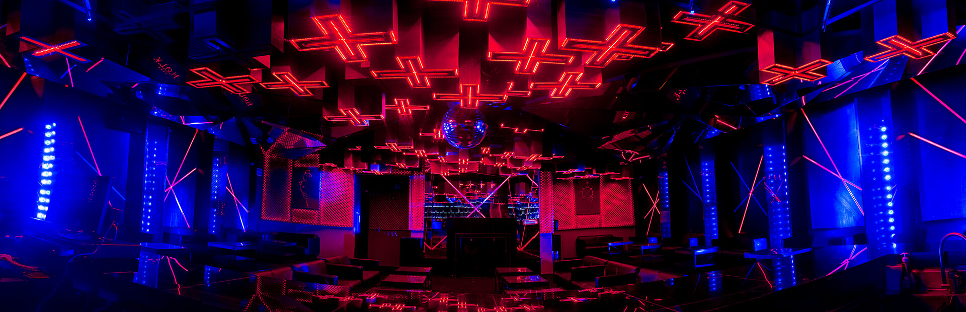 H·O·L·Y· 夜店-12