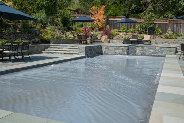 My Houzz: A Family Backyard for Dining, Relaxing, Swimming and Playing  -  Decor Ideas-26