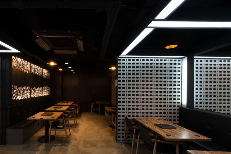 55 平米游戏咖啡厅，明亮灯光下的设计奇迹-12