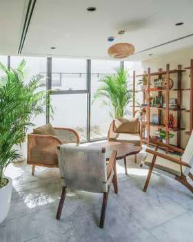 网络附属存储住宅;网络附加存储房屋(在IT领域,NAS是Network Attached Storage的缩写,指网络附属存储、网络附加存储,结合语境House可推测此处NAS House是与网络存储相关的房屋概念,不过该表达不太常规,如果有更具体语境,翻译会更准确) 丨4SPACE Design及多家迪拜室内设计公司