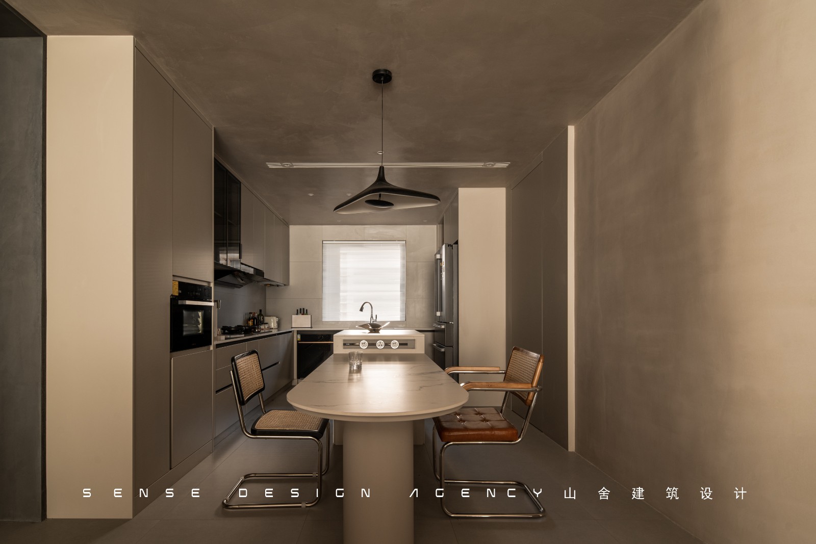 低调“微水泥”与中古家具的新玩法-17