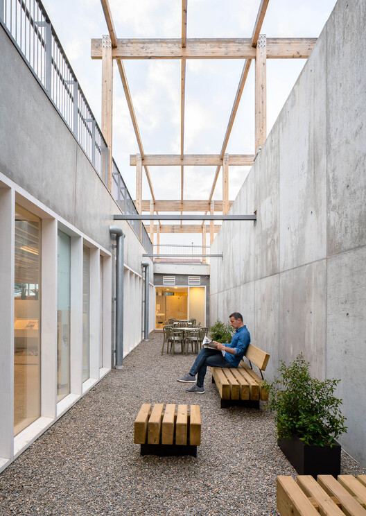 西班牙 Sant Martí Sarroca 图书馆丨ValorLlimós-19