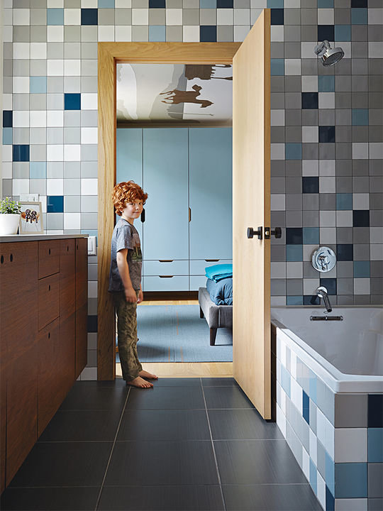 豪华别墅 现代风格这堪萨斯城的家看起来像它的邻国,但揭示了一个真正现代的情感-6