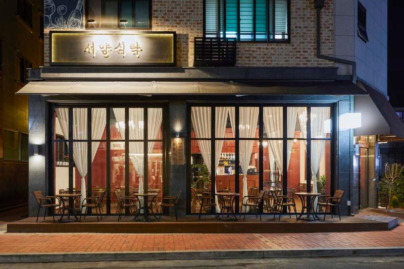 28 平米西式餐厅，现代艺术氛围的诠释-2